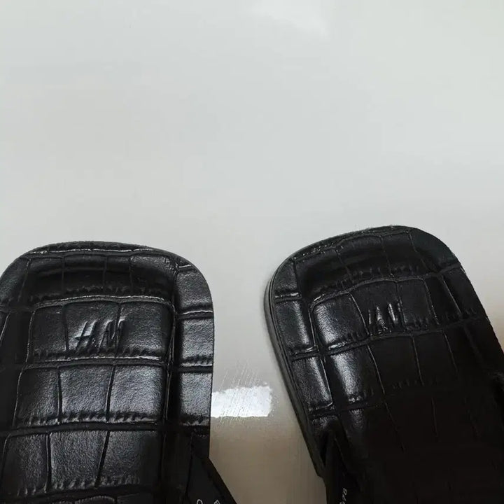 [SOLD OUT] h&amp;m 슬리퍼 조리