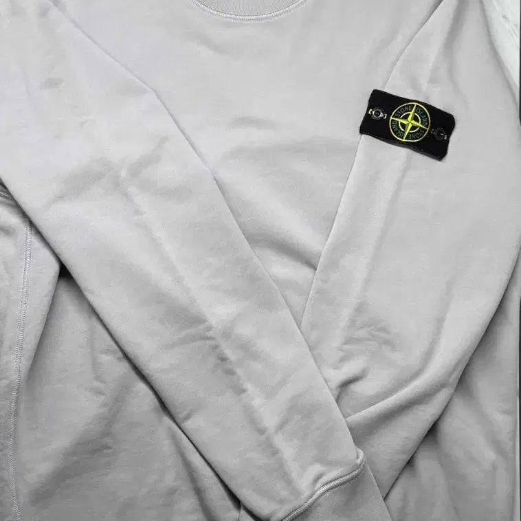 [SOLD OUT] 스톤아일랜드 맨투맨 L 베이지