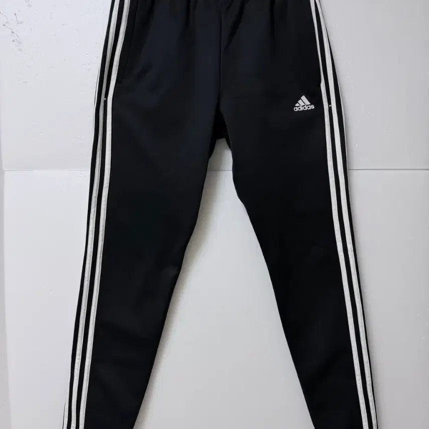 [SOLD OUT] 아디다스(adidas) 삼선 트레이닝 팬츠 블랙M