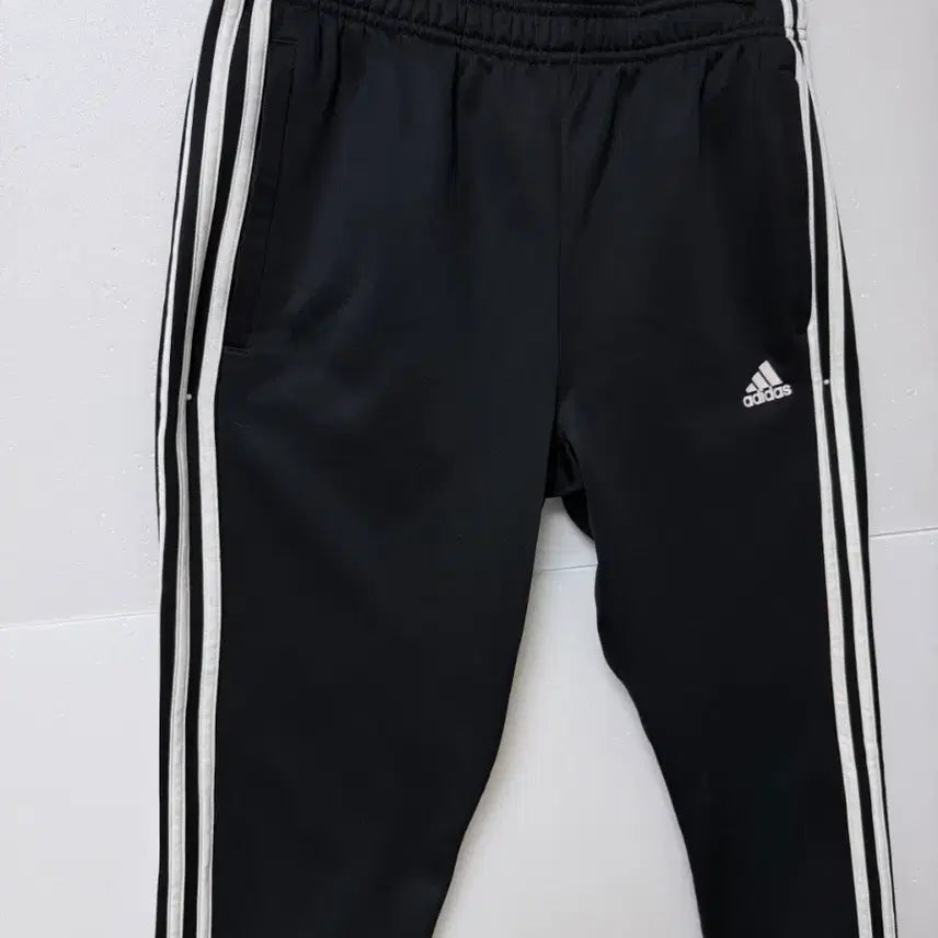 [SOLD OUT] 아디다스(adidas) 삼선 트레이닝 팬츠 블랙M