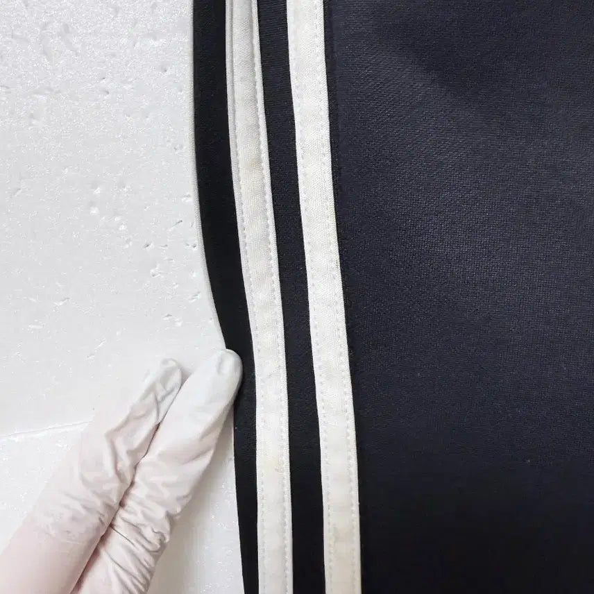 [SOLD OUT] 아디다스(adidas) 삼선 트레이닝 팬츠 블랙M