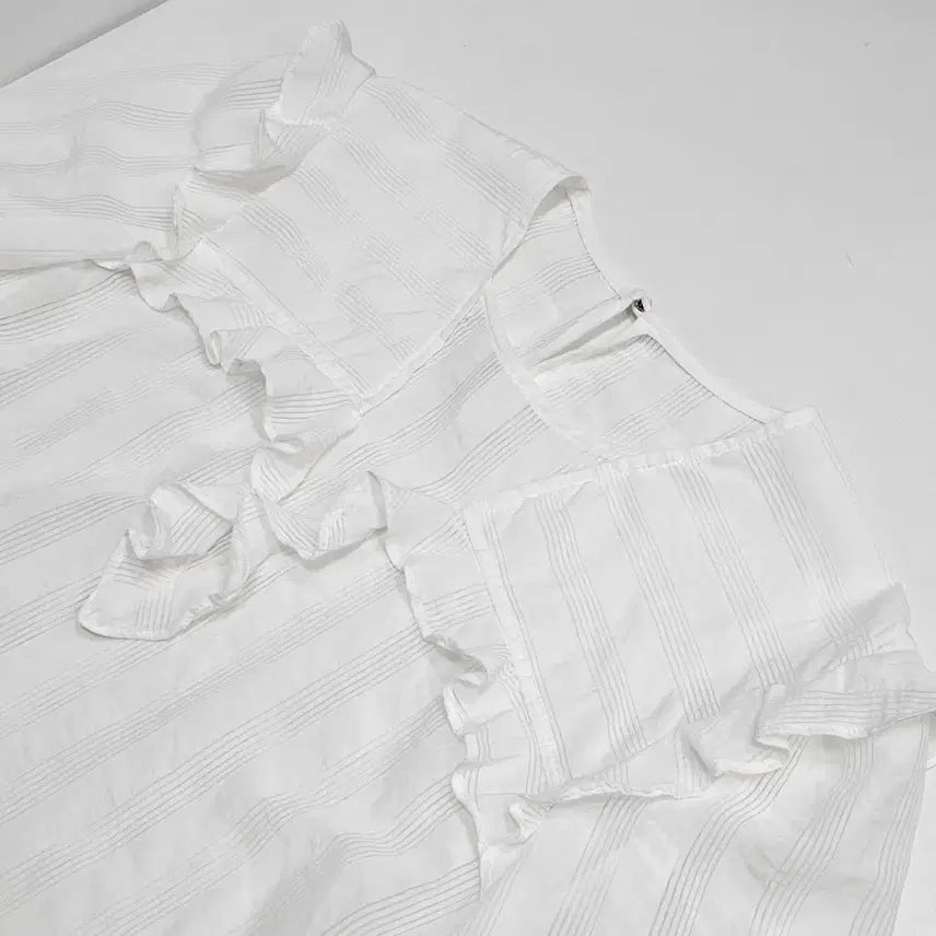 [BUNJANG] Sisley Ruffle Blouse / 시슬리 러플 블라우스