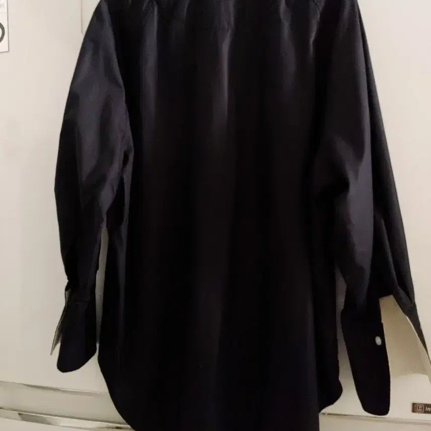 [SOLD OUT] 네이비 카라리스 셔츠 화이트 커프스