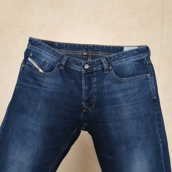 [SOLD OUT] 디젤 청바지 남성 데님 팬츠