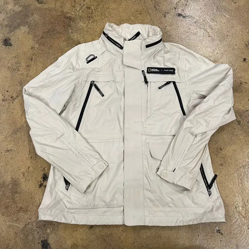 [BUNJANG] National Geographic Beige Windbreaker Jacket / [정품/S] 내셔널지오그래픽 베이지색 바람막이 점퍼