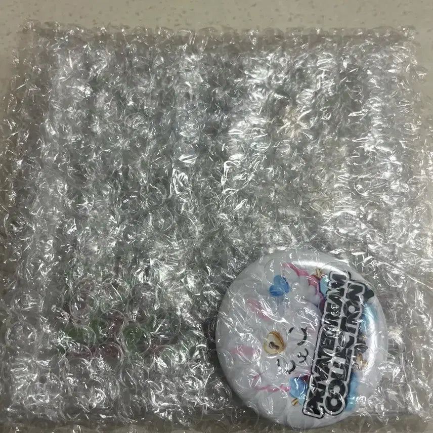 [BUNJANG] Ch1tkey CHIT WORLD CD + Badge / ch1tkey(치트키) CHIT WORLD CD 미개봉 + 뱃지