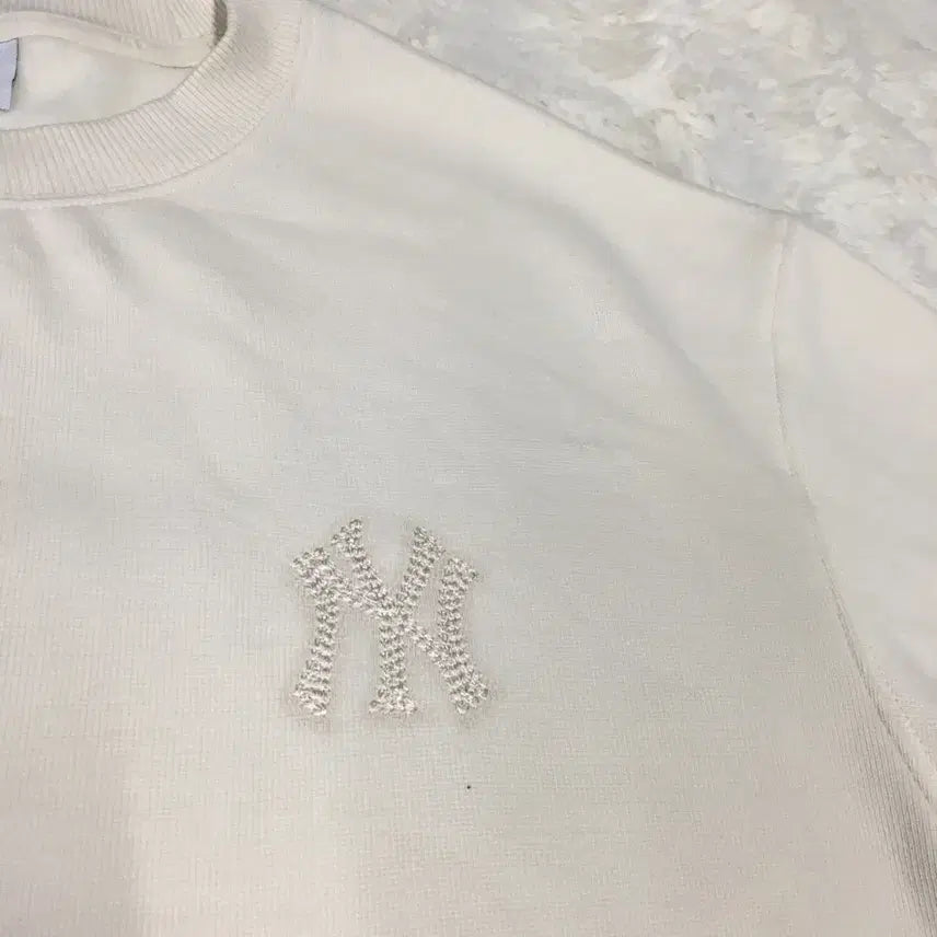 [BUNJANG] MLB Back Logo Sweatshirt / MLB 백로고 맨투맨 만원샵 DD17