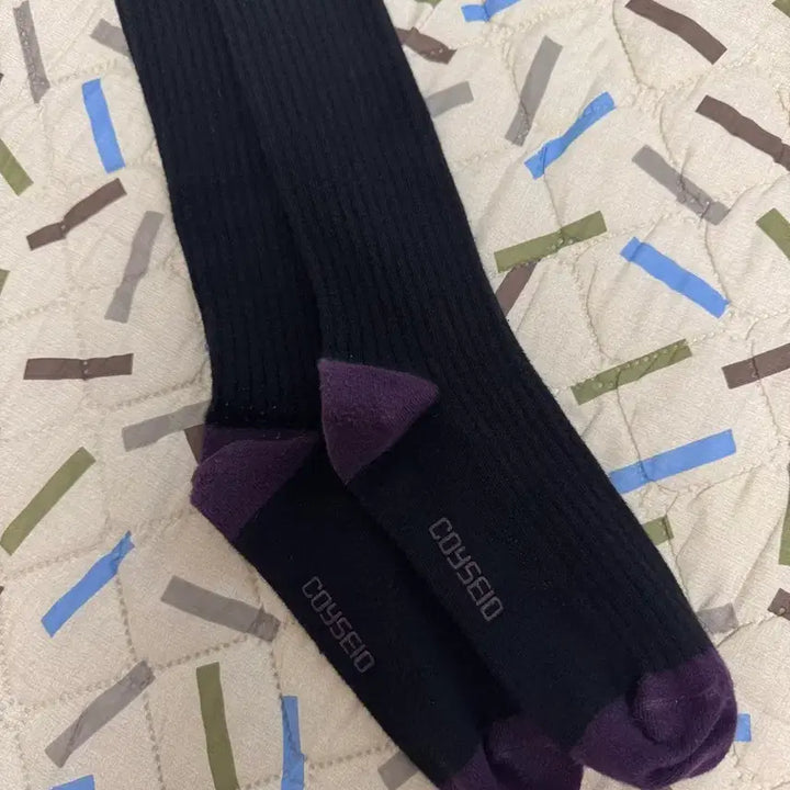 [SOLD OUT] 코이세이오 COYSEIO 플라워 로고 니삭스 블랙