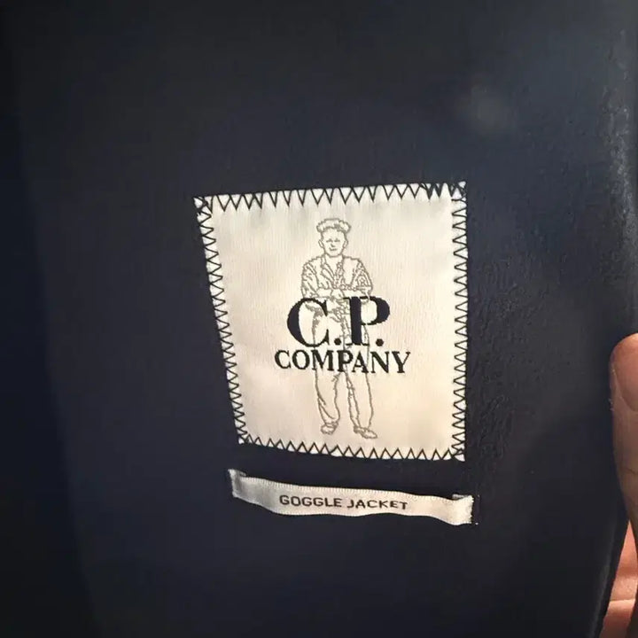 [SOLD OUT] C.P. 컴퍼니 고글 자켓 블랙 23FW
