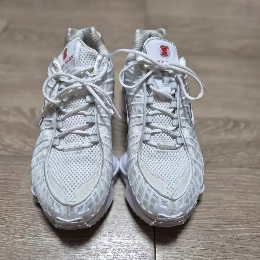 [BUNJANG] Nike Shox White Sneakers / 나이키 샥스 화이트 240