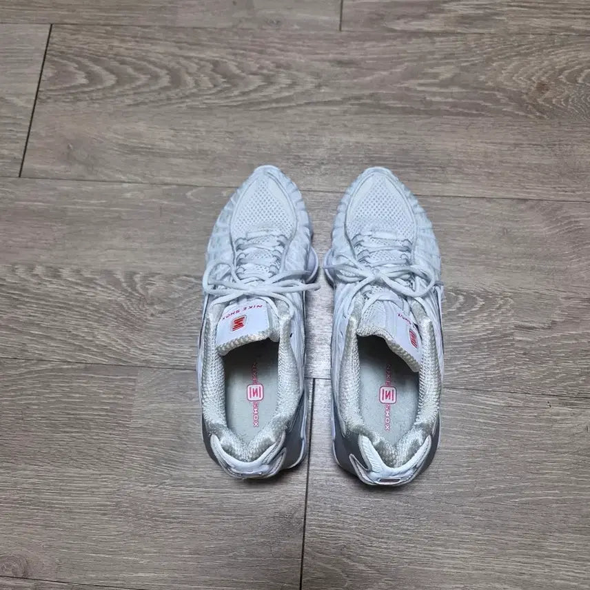 [BUNJANG] Nike Shox White Sneakers / 나이키 샥스 화이트 240