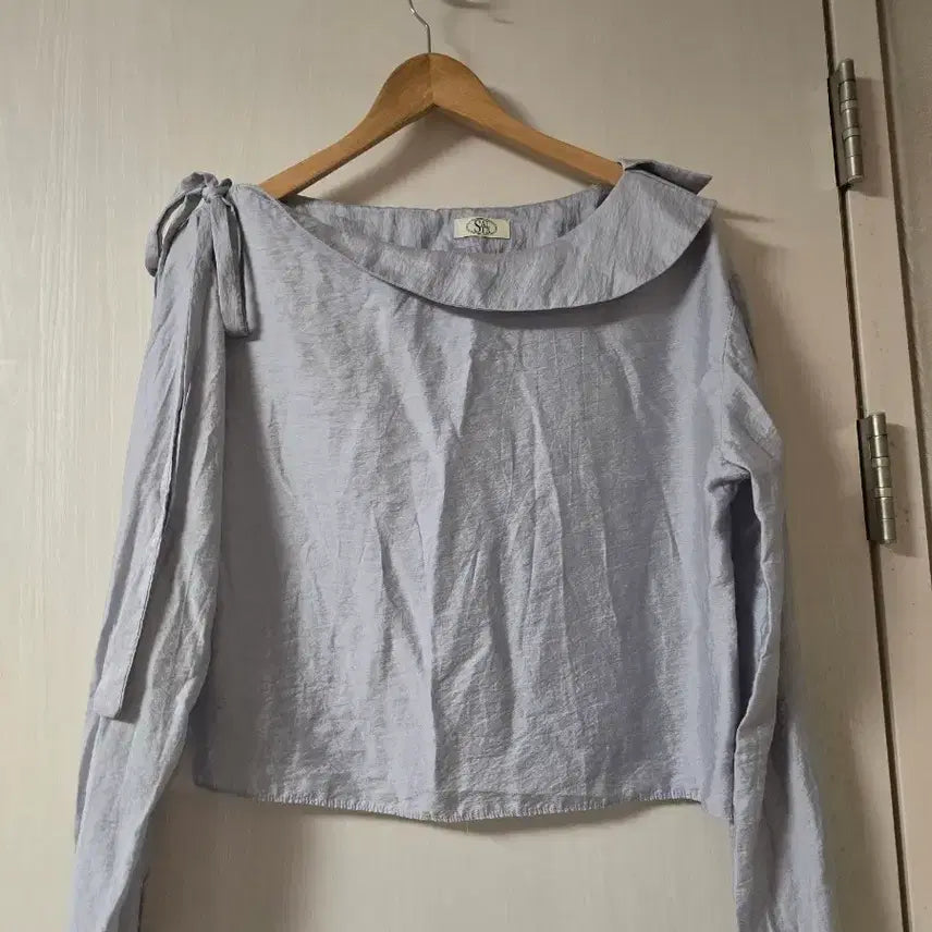 [SOLD OUT] 인기 오프숄더 언발 페미닌 블라우스 44-66size