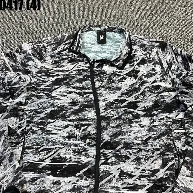 [BUNJANG] Spider Black and White Pattern Windbreaker Jacket / L 스파이더 블랙 화이트 패턴 바람막이 0417(4)