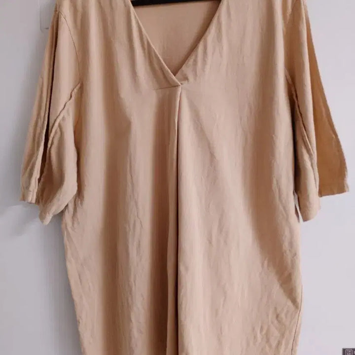 [BUNJANG] Beige V-Neck Short Sleeve Blouse / 베이지 브이넥 반팔