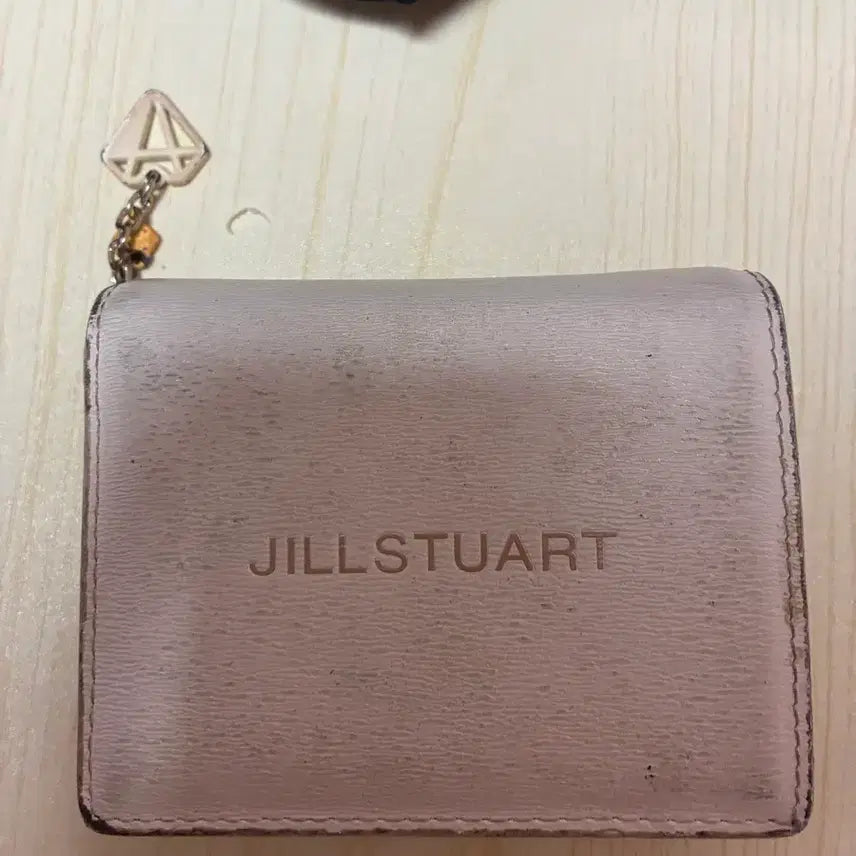 [BUNJANG] Jill Stuart White Bifold Wallet / 질스튜어트 반지갑 흰색