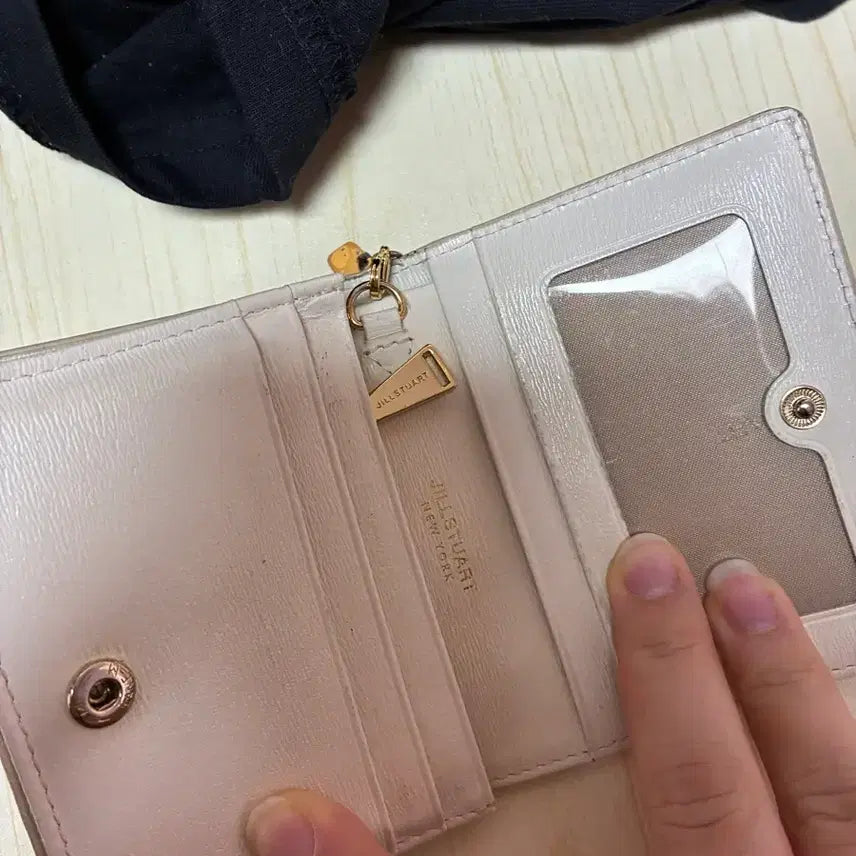 [BUNJANG] Jill Stuart White Bifold Wallet / 질스튜어트 반지갑 흰색