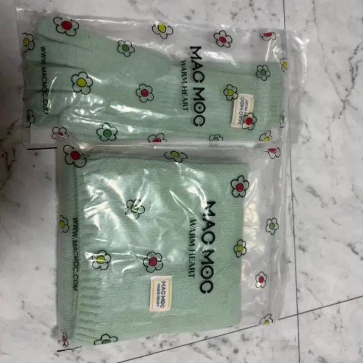 [SOLD OUT] 마크모크 장갑 &amp; 목도리 세트