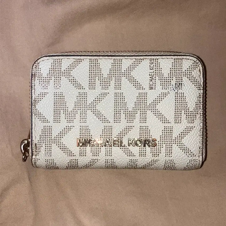 [SOLD OUT] 마이클코어스(MICHAEL KORS)집업 지갑 MK로고