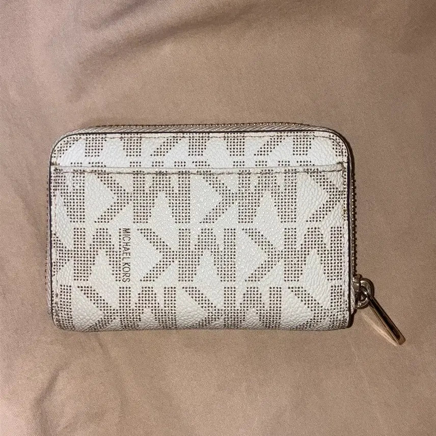 [SOLD OUT] 마이클코어스(MICHAEL KORS)집업 지갑 MK로고