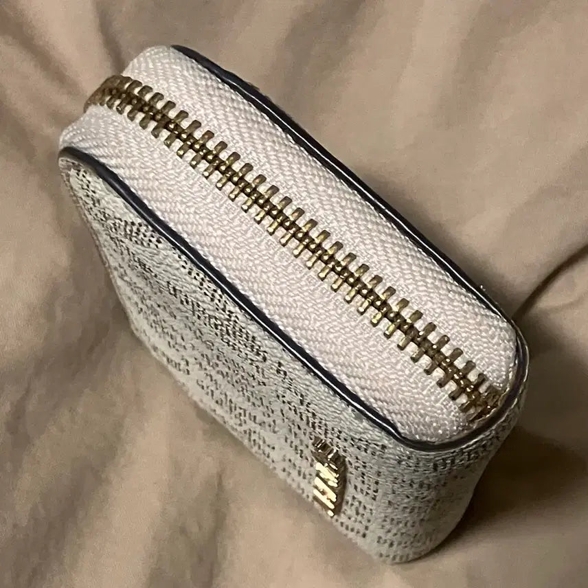 [SOLD OUT] 마이클코어스(MICHAEL KORS)집업 지갑 MK로고