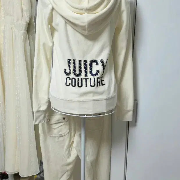 [SOLD OUT] juicy couture velour 벨루어 상하세트