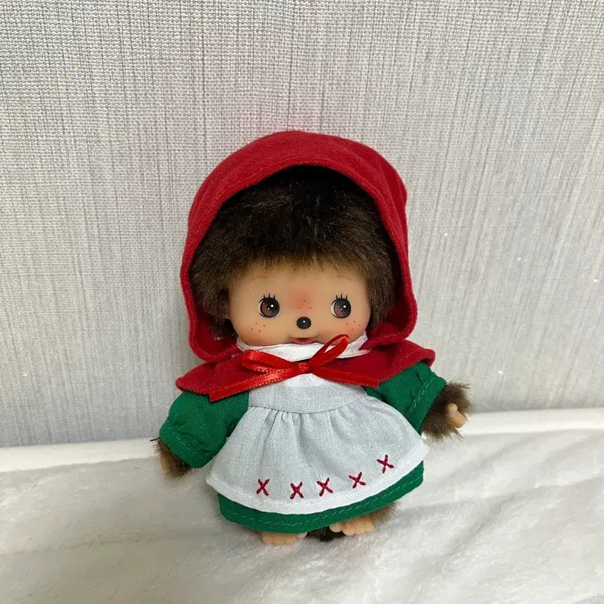 [BUNJANG] Monchhichi Red Riding Hood Doll / 새상품 몬치치 빨강망토 빨간 모자 인형 굿즈