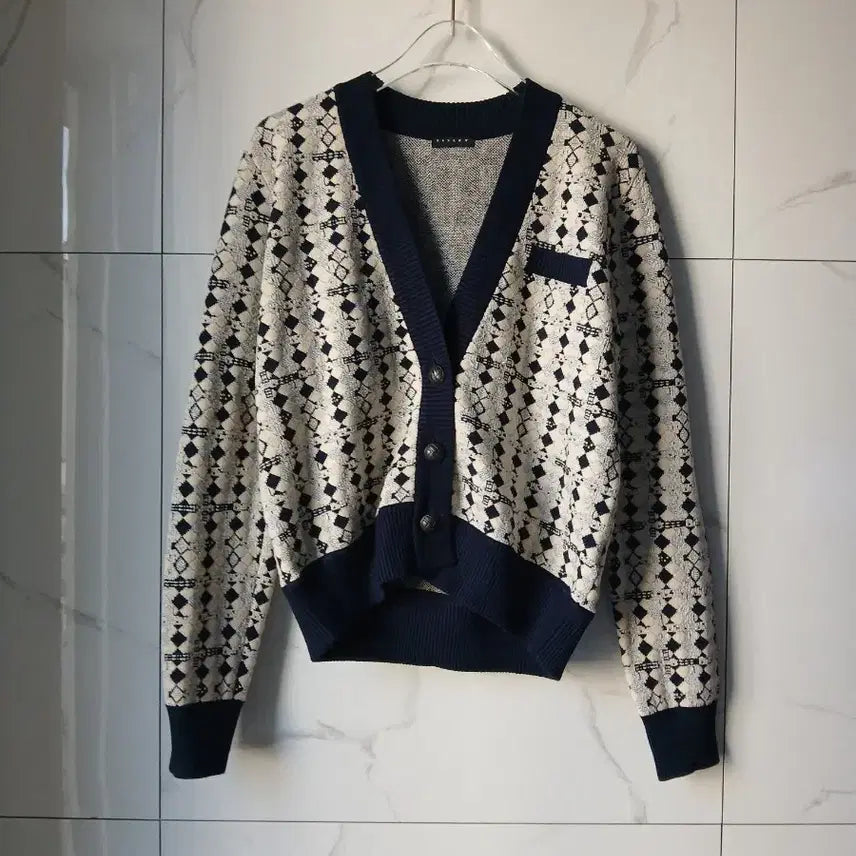 [SOLD OUT] 시슬리 아가일 패턴 니트가디건