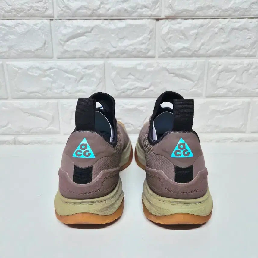 [SOLD OUT] 나이키 ACG 줌 에어 AO 카키 아웃도어 운동화 240mm