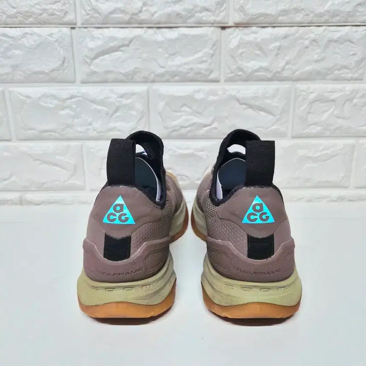[SOLD OUT] 나이키 ACG 줌 에어 AO 카키 아웃도어 운동화 240mm
