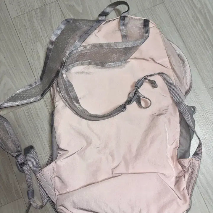 [SOLD OUT] 휠라 경량 스트링 백팩 (최종가격)