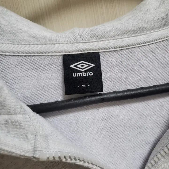 [BUNJANG] Umbro Hooded Zip-up 95 / 엄브로 후드집업 95