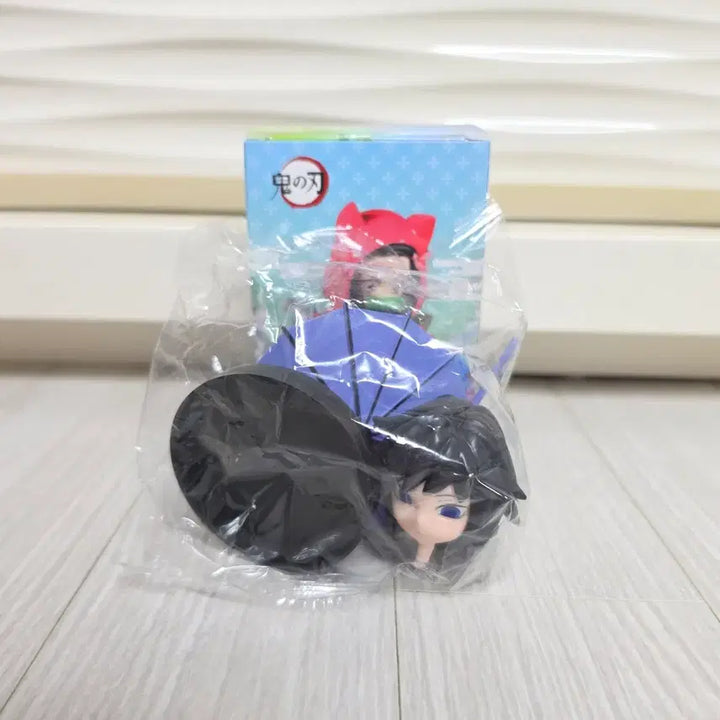 [BUNJANG] Demon Slayer Giyu Tomioka Gashapon Figure (Sealed) / 귀멸의칼날 장마 귀칼 뽑기 비닐 미개봉 확정 판매 토미오카 기유