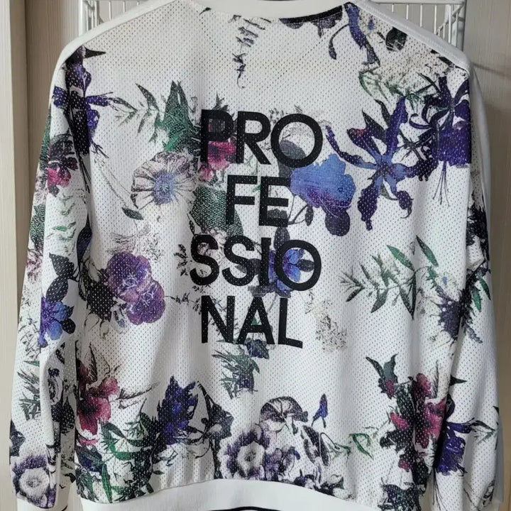 [SOLD OUT] BESTI BELLI 플라워 패턴 집업 자켓 55