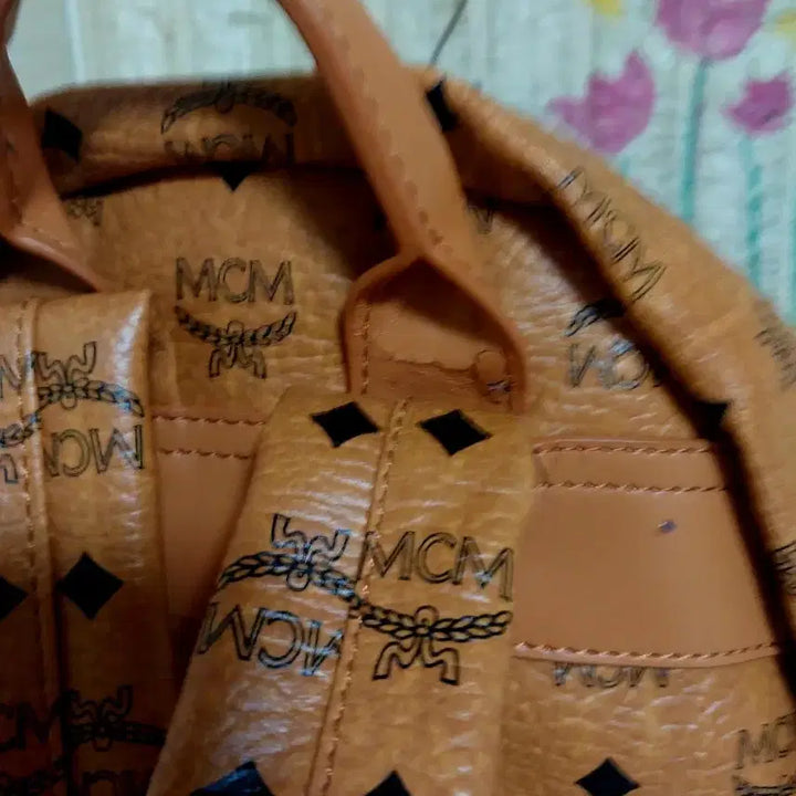 [SOLD OUT] 정품)MCM 엠씨엠 브라운 스터드 백팩