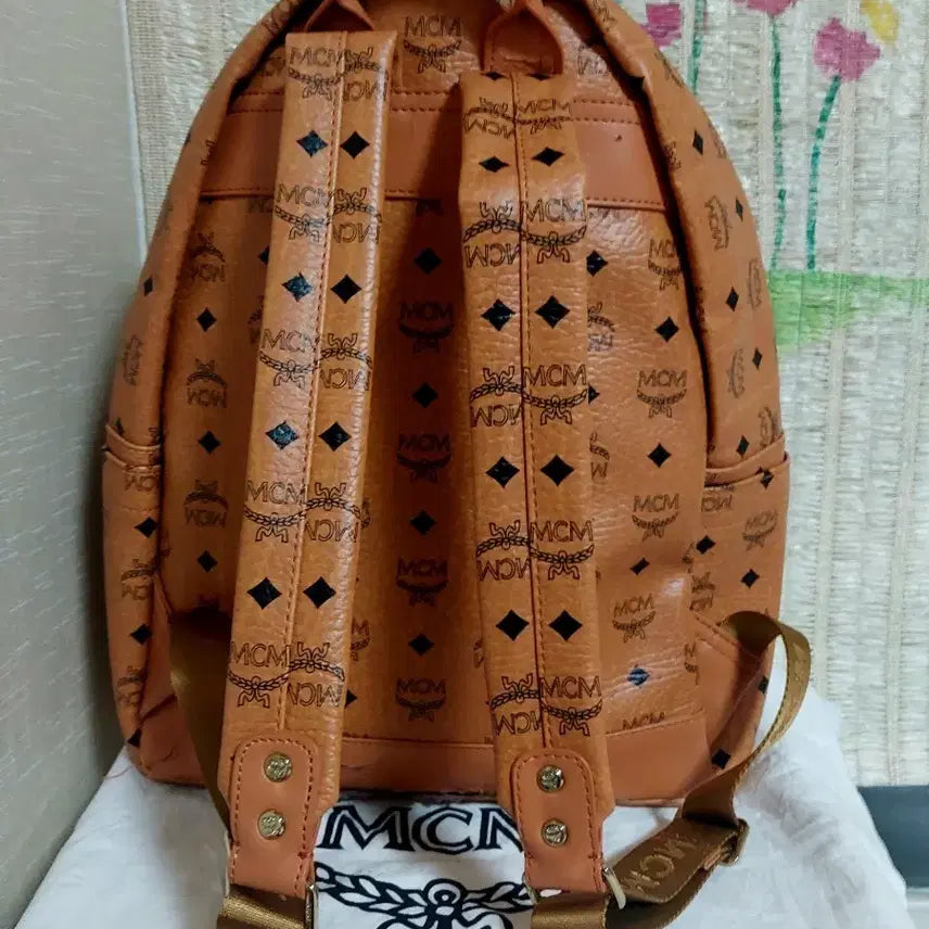 [SOLD OUT] 정품)MCM 엠씨엠 브라운 스터드 백팩
