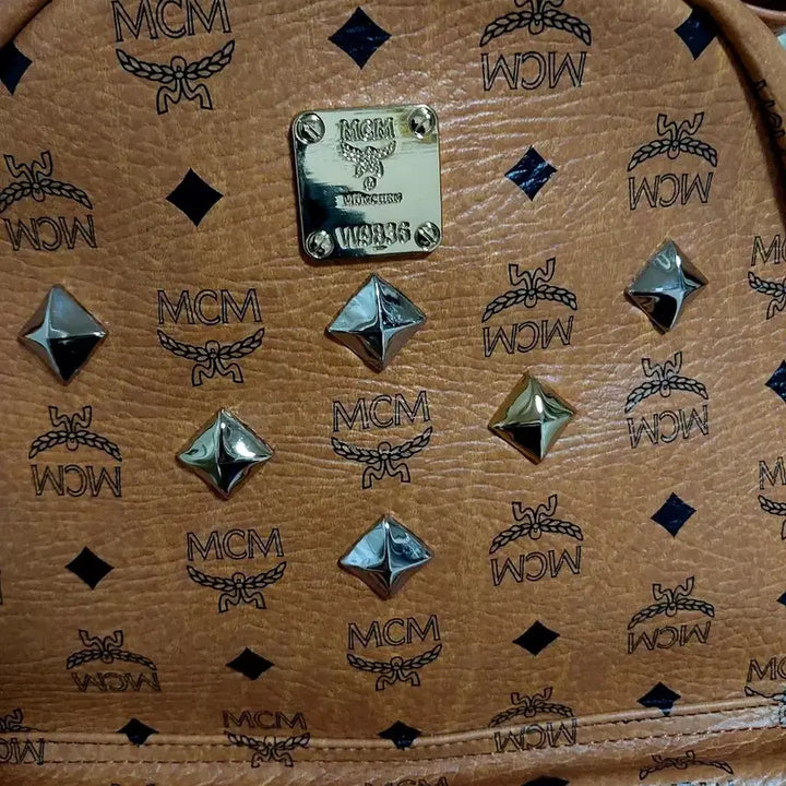 [SOLD OUT] 정품)MCM 엠씨엠 브라운 스터드 백팩