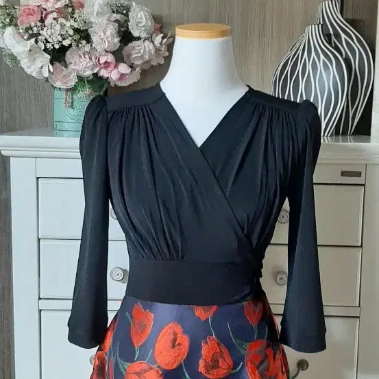 [SOLD OUT] 매혹적인 랩 원피스