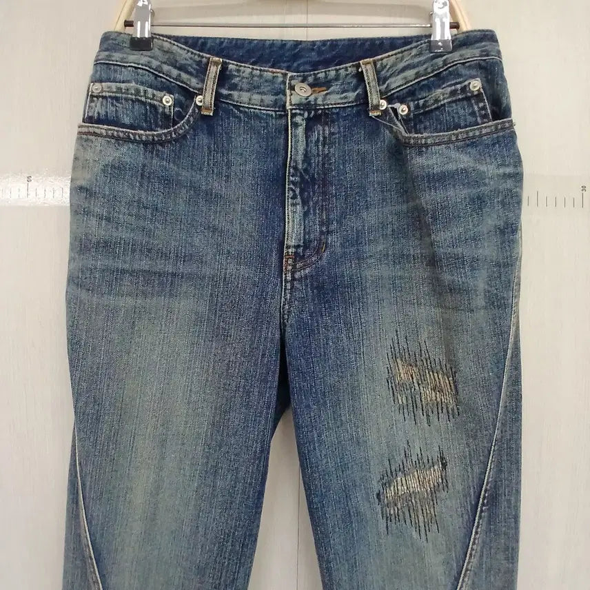 [BUNJANG] Denim Distressed Design Jeans / 데님 디스트로이드 디자인 청바지