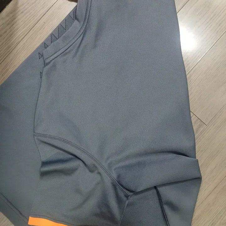 [BUNJANG] 나이키 기능성 반팔 티셔츠 그레이/오렌지95 / 나이키 기능성 반팔 티셔츠 그레이/오렌지95