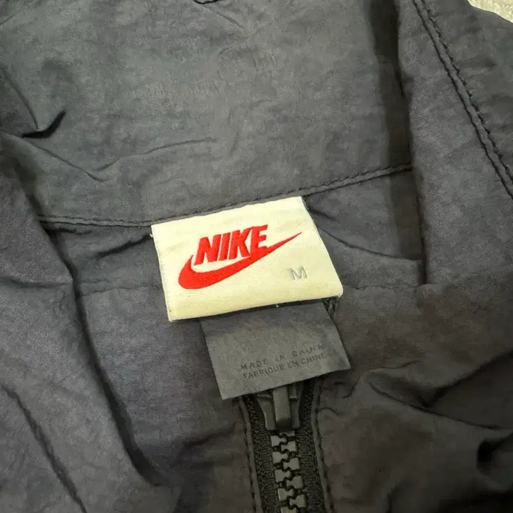 [BUNJANG] Nike x Stussy Windrunner Jacket Off Noir (M) / 나이키 x 스투시 윈드러너 자켓 오프 느와르 M
