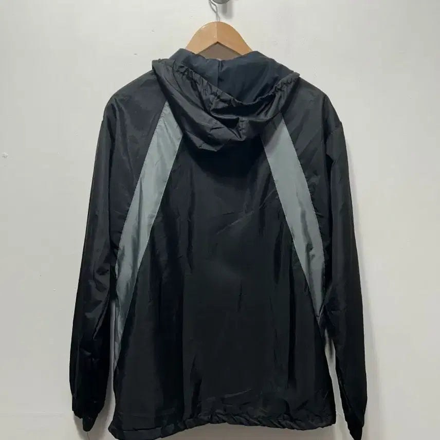 [SOLD OUT] 나이키 블랙 바람막이 후드 집업 올드스쿨 105
