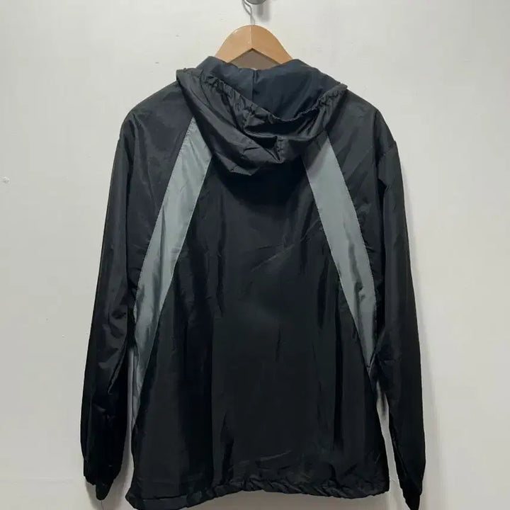 [SOLD OUT] 나이키 블랙 바람막이 후드 집업 올드스쿨 105