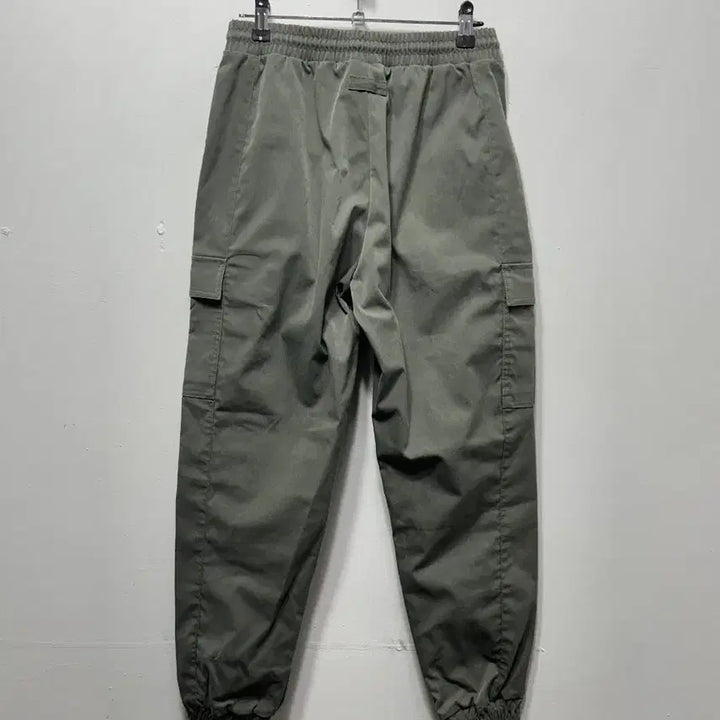[SOLD OUT] 엄브로 카고 조거팬 그린 70