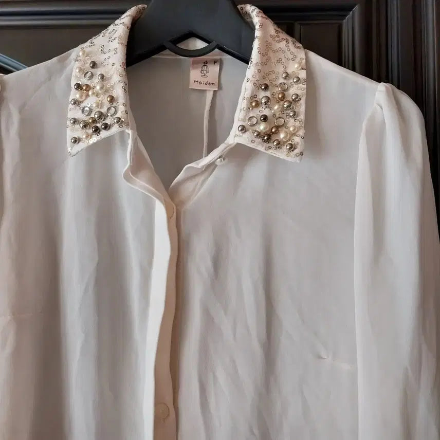 [BUNJANG] Maiden Cubic Embellished Ivory Blouse / 메이든 큐빅 장식 블라우스