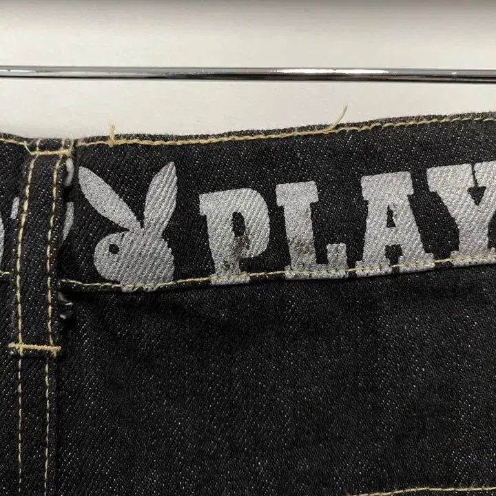 [BUNJANG] 빈티지 PLAY BOY 로고 프린팅 부츠컷 데님팬츠 / 빈티지 PLAY BOY 로고 프린팅 부츠컷 데님팬츠