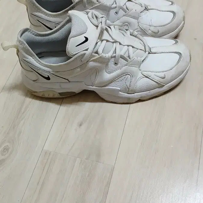 [BUNJANG] 남성신발 나이키 에어 운동화 +스케처스 운동화 2개 개당가격이에요 / 남성신발 나이키 에어 운동화 +스케처스 운동화 2개 개당가격이에요