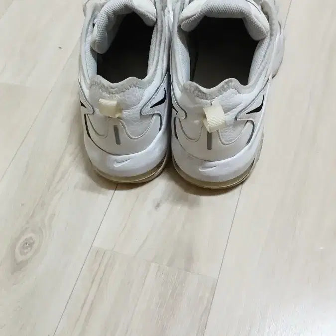 [BUNJANG] 남성신발 나이키 에어 운동화 +스케처스 운동화 2개 개당가격이에요 / 남성신발 나이키 에어 운동화 +스케처스 운동화 2개 개당가격이에요