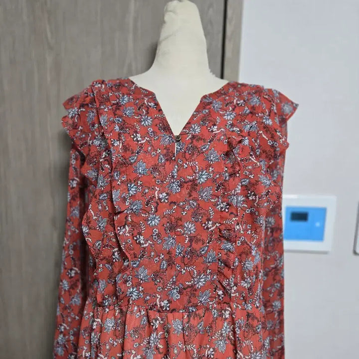 [SOLD OUT] 써스데이아일랜드 쉬폰 플라워 패턴 미디 원피스
