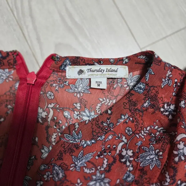 [SOLD OUT] 써스데이아일랜드 쉬폰 플라워 패턴 미디 원피스