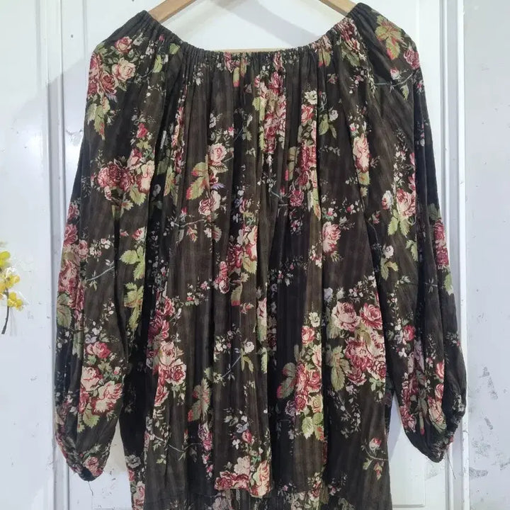 [BUNJANG] Open Shoulder Floral Blouse / 봄 여름 오픈솔더 면블라우스. 가슴단면63